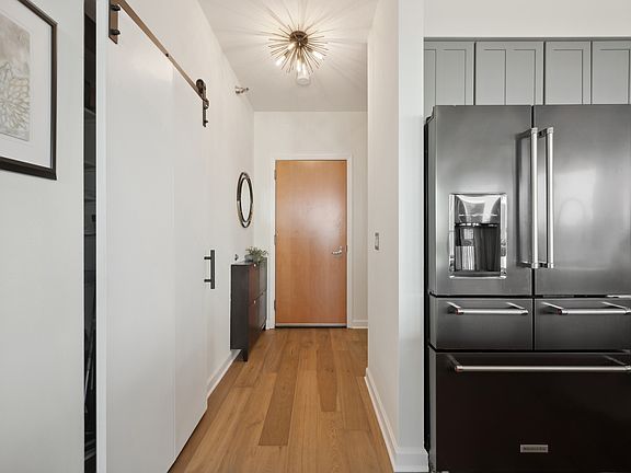 3rd image of 421 W Huron St APT 1001