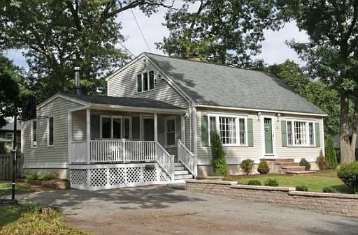 1st image of 20 Amos St