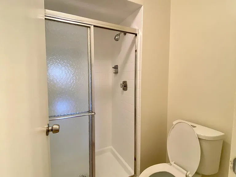 Farmingdale Apartments — Photo 55