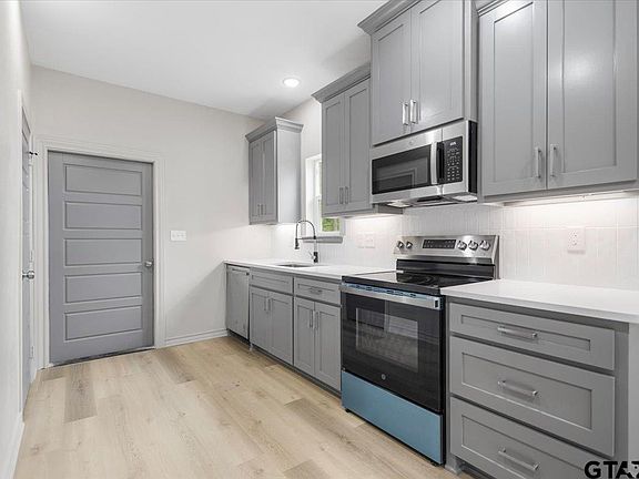 5th image of 812 Grant St