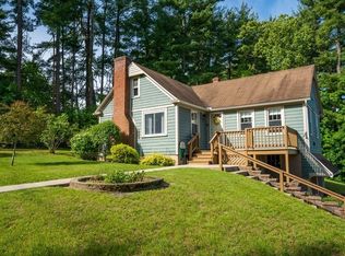 2 Hillcrest Dr, Wilbraham, MA 01095