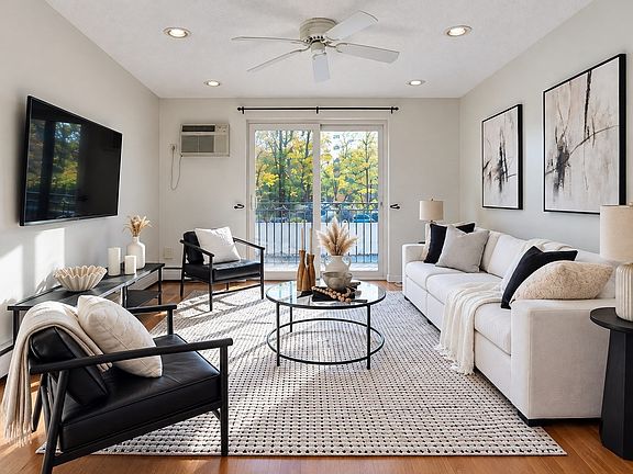 2nd image of 50 Green St APT 209