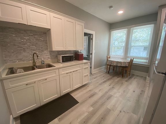 4th image of 1-903 N Jefferson St APT 1