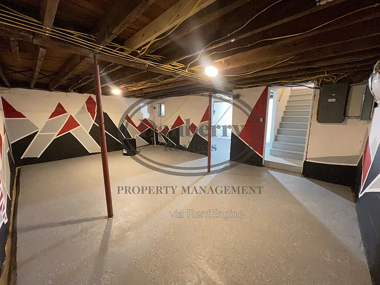 109 S Main St — Photo 23