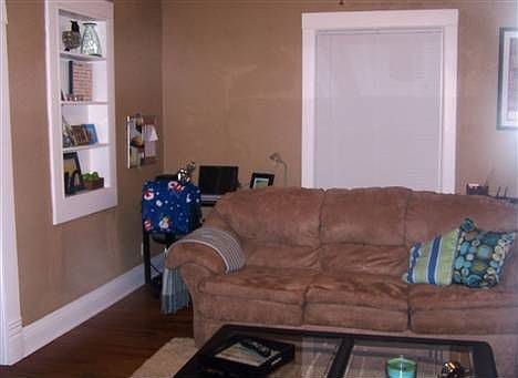 3rd image of 604 N Elm St