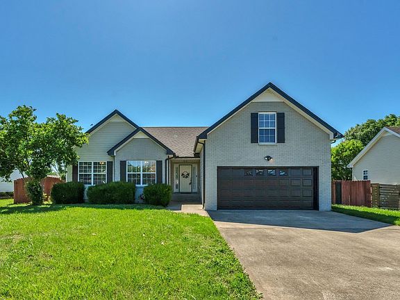 2nd image of 3825 Roscommon Way