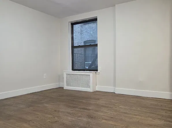 548 E 82nd St APT 3C, New York, NY 10028