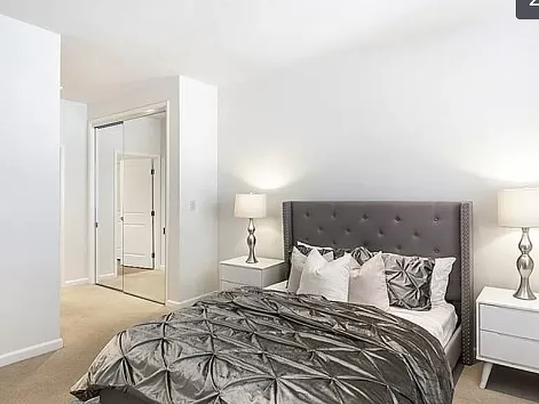 1625 Granville Ave #202 — Photo 10