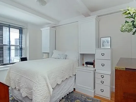 Sold by Corcoran | media 14