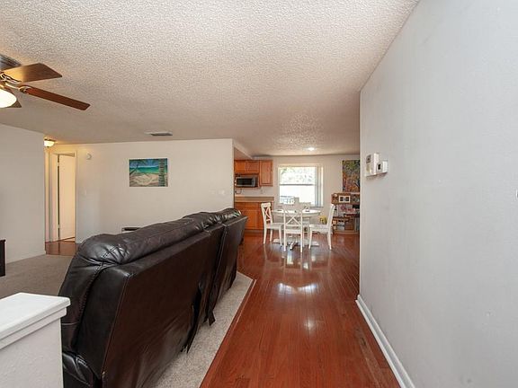 4th image of 3919 Briarlake Dr
