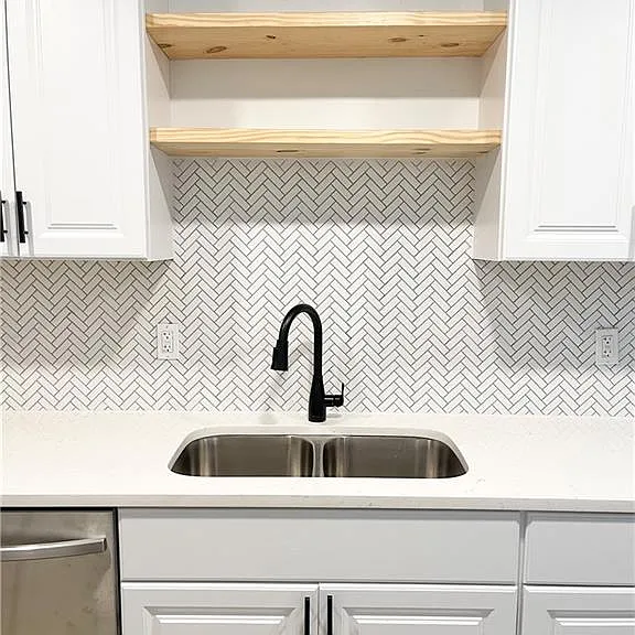 359 Mimosa Dr — Photo 2