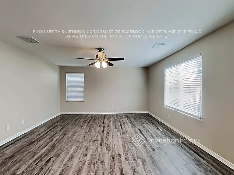8033 W Agora Ln — Photo 4