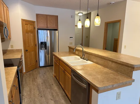 2911 Edison St NE Unit E, Blaine, MN 55449