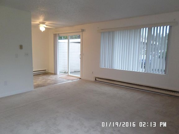 2nd image of 1422 Josephine Ct SE