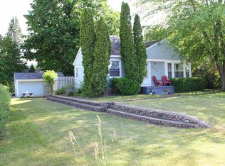 10370 E Cherry Bend Rd, Traverse City, MI 49684