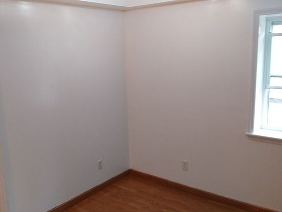 2nd image of 14336 37th Ave APT 4B