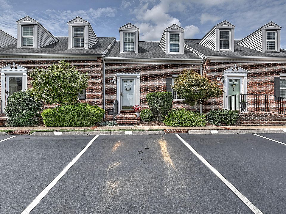 1st image of 400 Sunset Dr APT A3