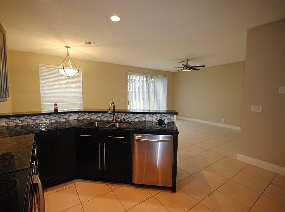 5th image of 6367 NW 80th Dr