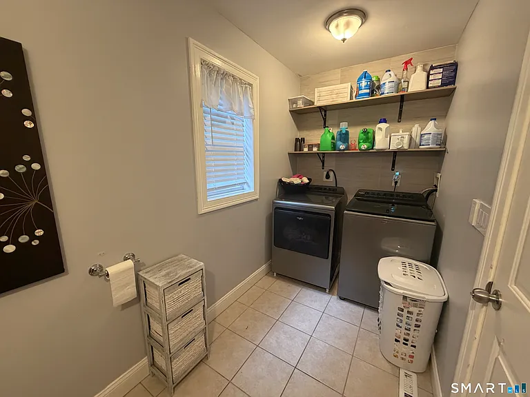 232 Scott St — Photo 6