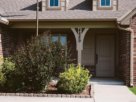 2nd image of 4889 Breeze Dr