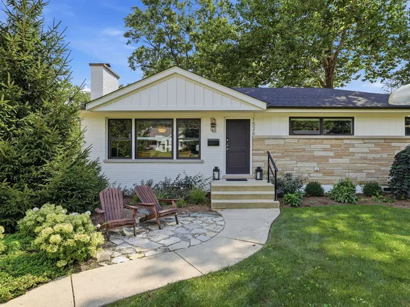 1526 E Forest Ave, Wheaton, IL 60187
