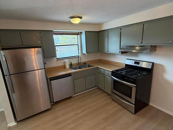 2nd image of 1635 McNaughten Rd #B