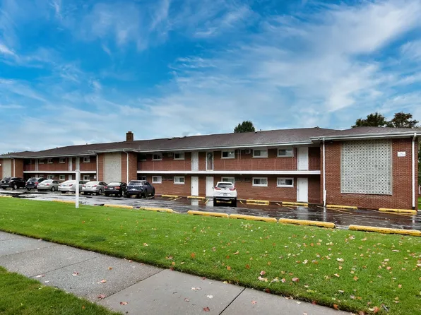 105 Dover Dr APT 13, Des Plaines, IL 60018