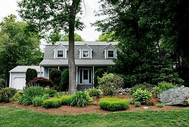 1st image of 12 Foxwood Dr