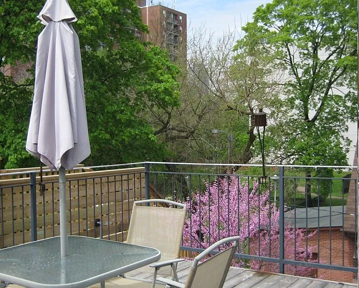 196 Carlton St #3 — Photo 6