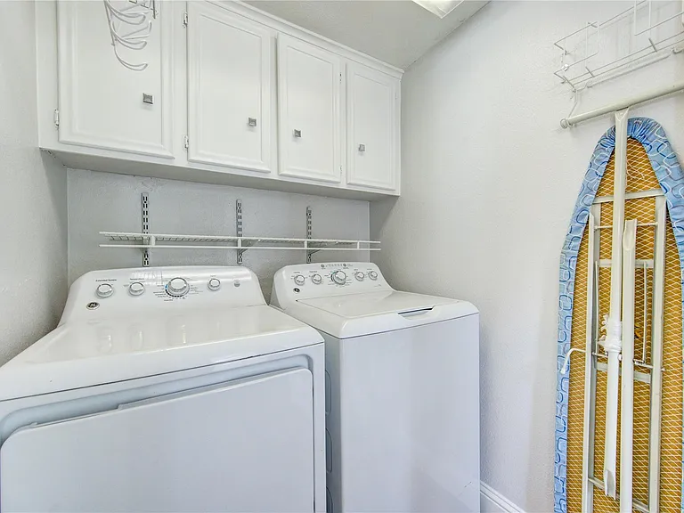 438 E Fair Harbor Ln — Photo 26