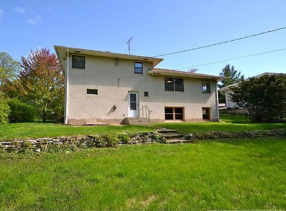 2nd image of 540 Orange Ave W