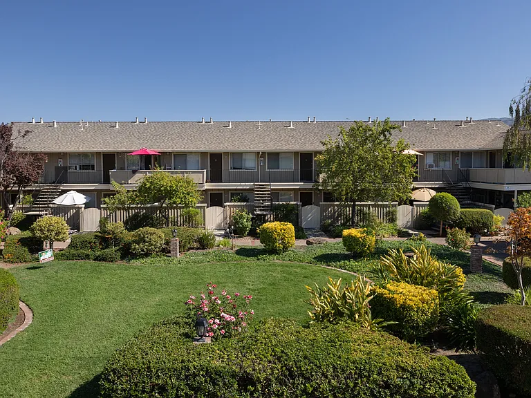 Los Gatos Gardens — Photo 36