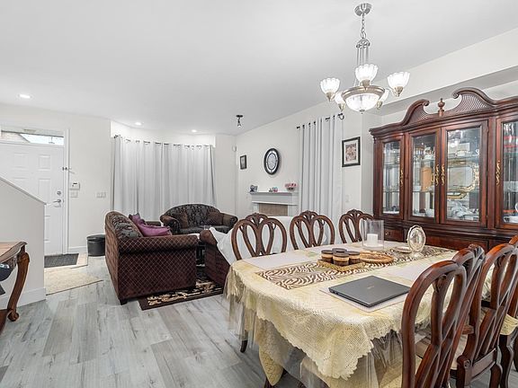 5th image of 12625 Hampton Ct