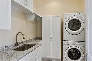 929 Tezcucco Ct — Photo 23