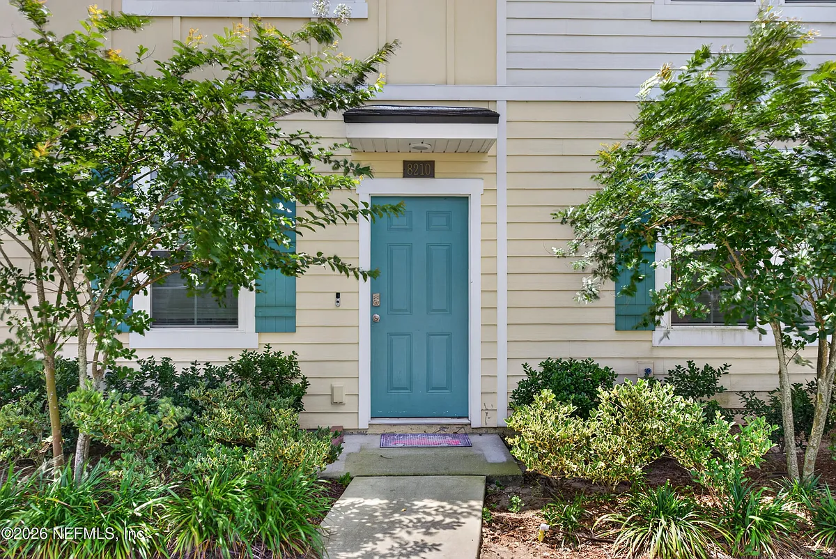 Building Photo - 8210 Larose Rd