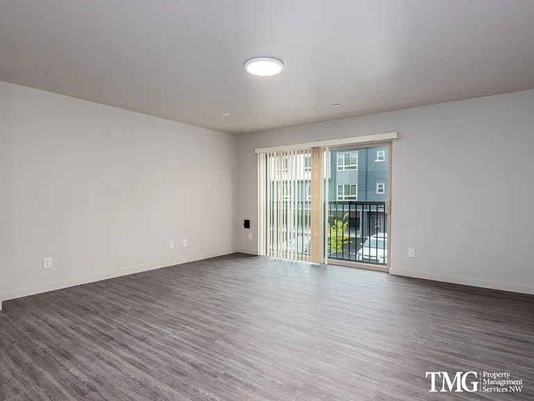 Market Village Apartments — Photo 15