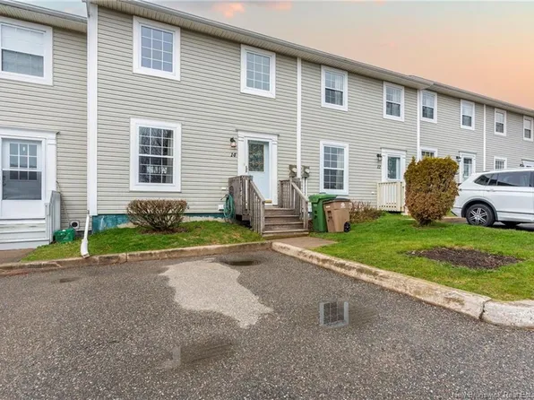 14 Honeysuckle Dr, Saint John, NB E2M 5X4
