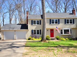 2 Lark Rd, Simsbury, CT 06070