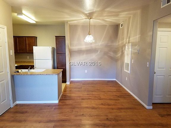 4th image of 855 N Stephanie St Unit 2412