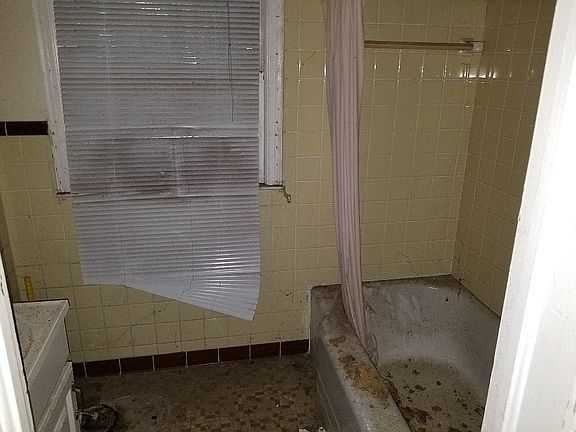 3rd image of 2726 Bayard St