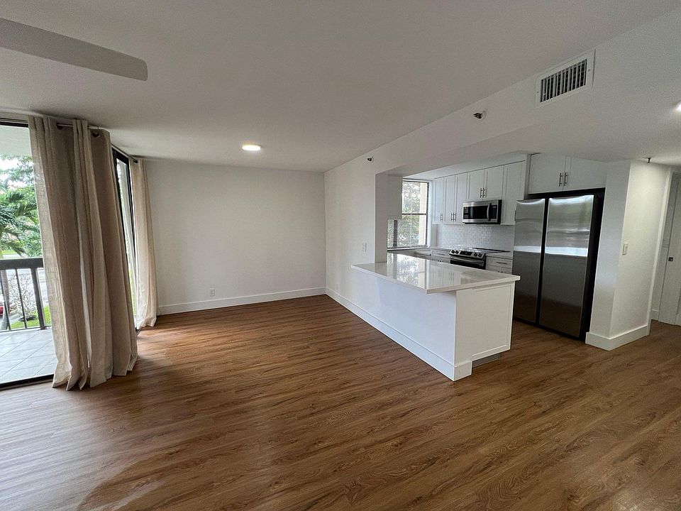 1st image of 955 Egret Cir APT B211