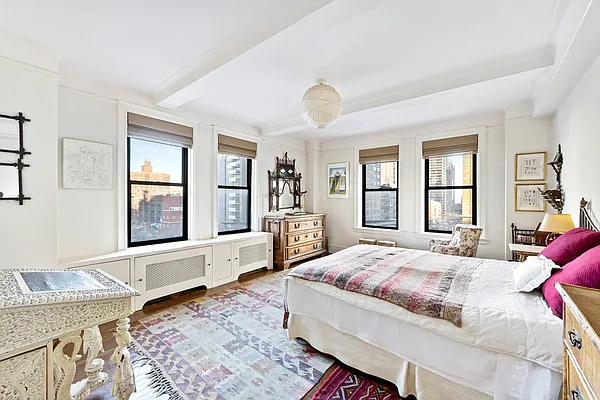 Sold by Sotheby's International Realty | media 6