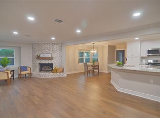 227 Driftwood Dr, Seabrook, TX 77586