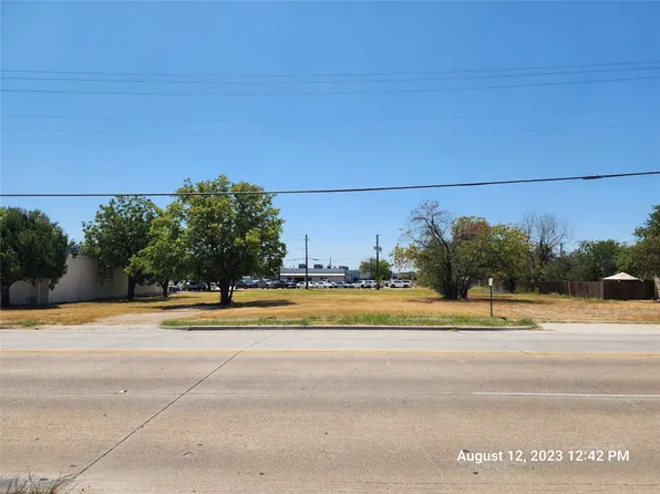813 Dalworth St, Grand Prairie, TX 75050