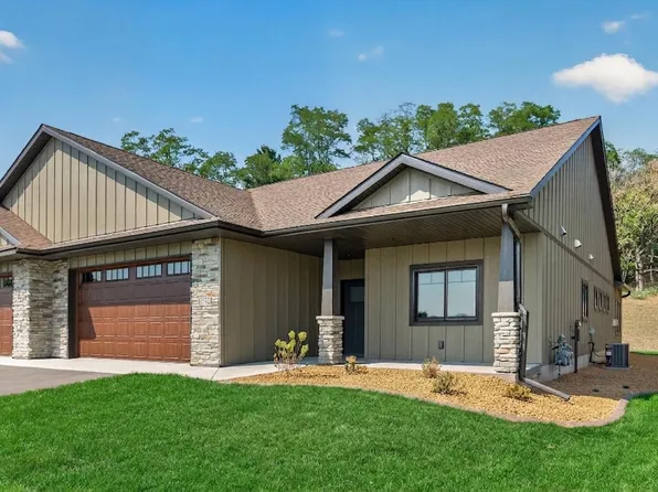 1092 Legend Ln, River Falls, WI 54022