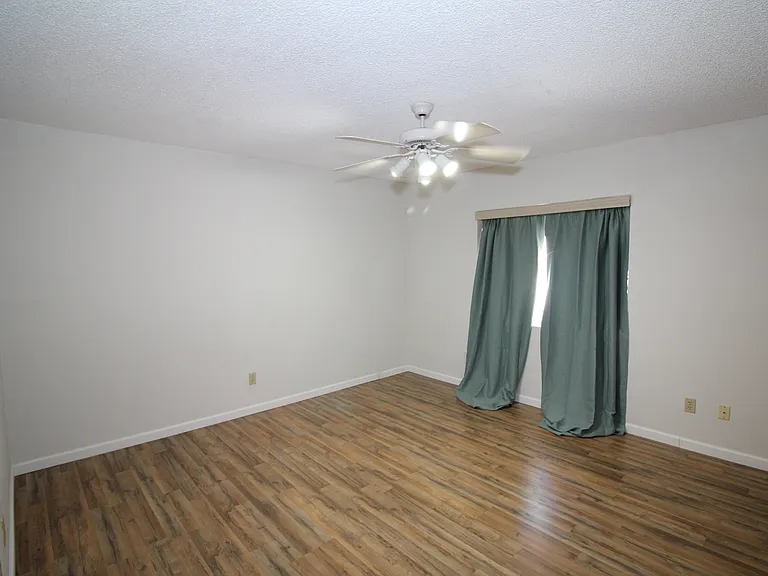 3152 W Marconi Ave — Photo 12