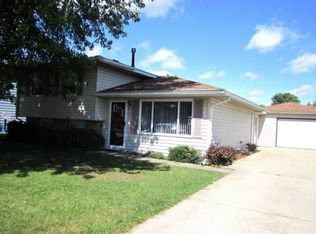 516 E 26th St, Sterling, IL 61081