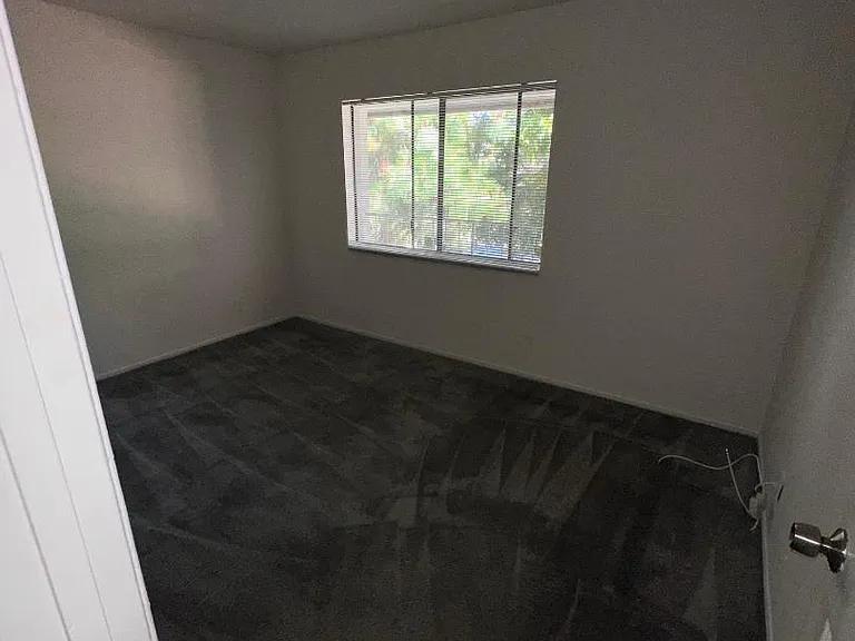 412 S Clementine St #209 — Photo 6