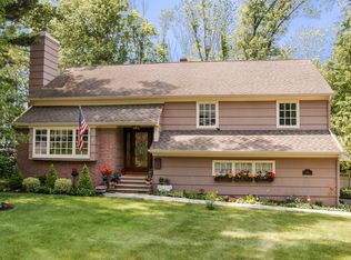 139 Sagamore Dr, New Providence, NJ 07974