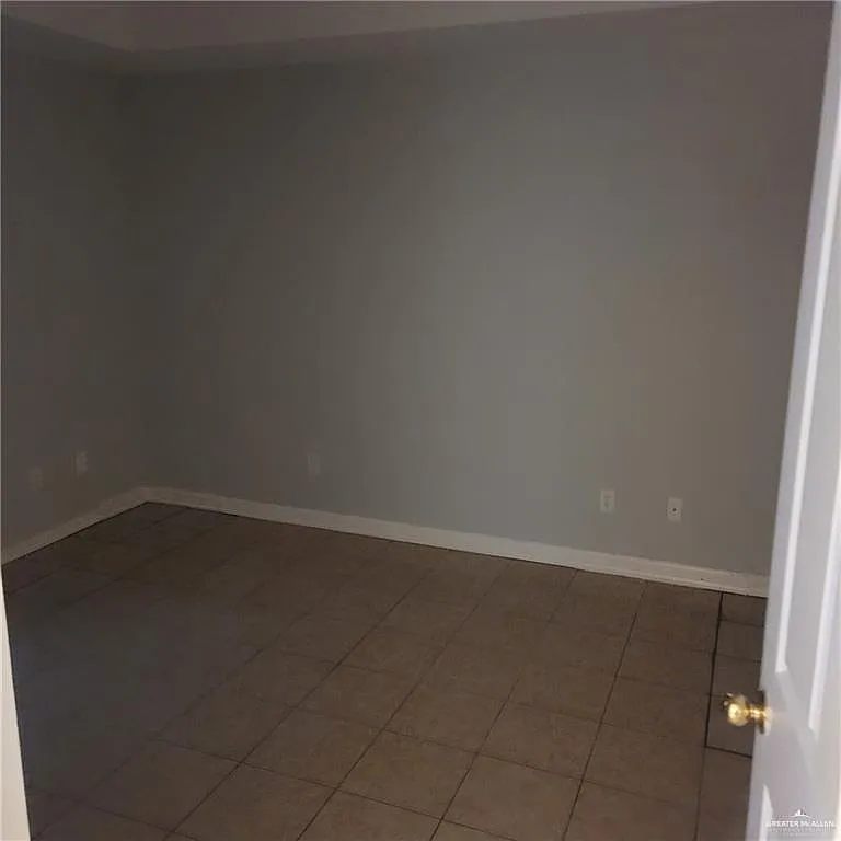 2 bed, 2.0 bath, 970 sqft, $900 — Photo 3